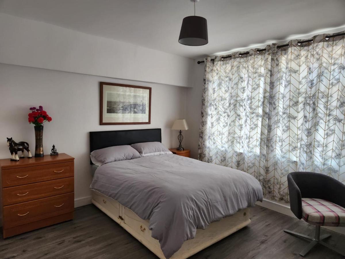 White House Ensuite Double Bedroom Warrington  Exterior photo