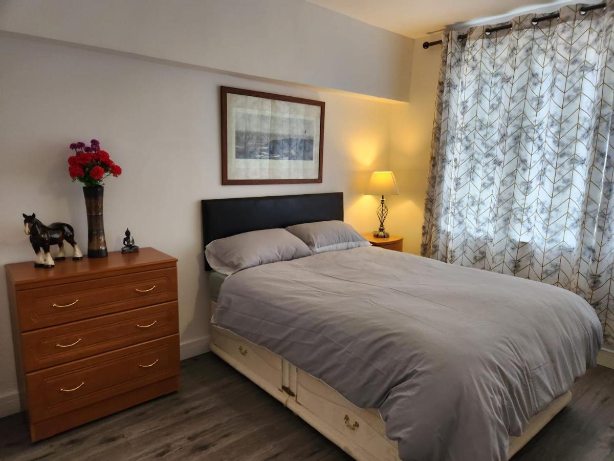White House Ensuite Double Bedroom Warrington  Exterior photo