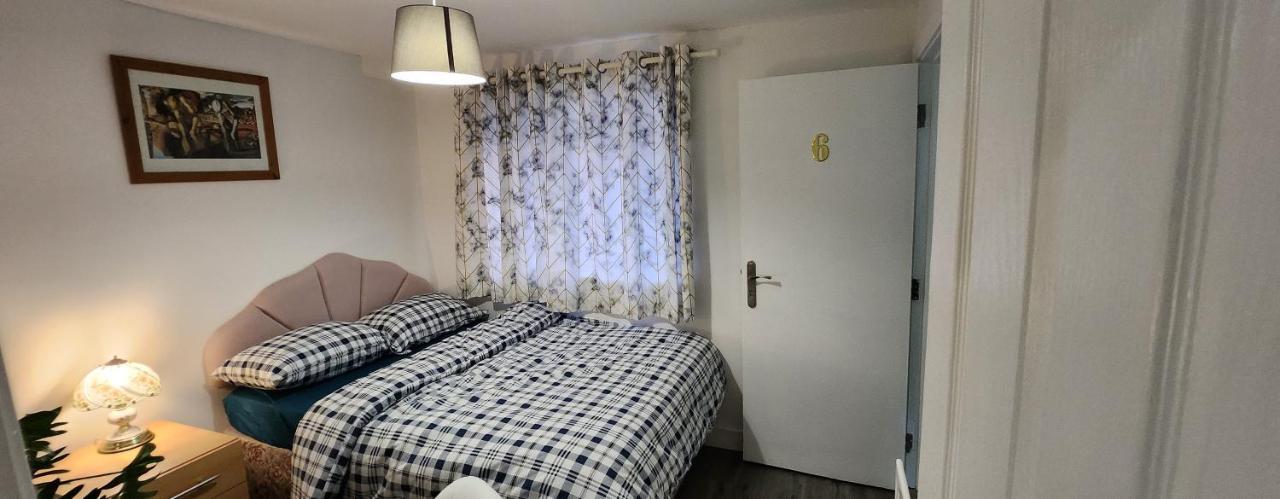 White House Ensuite Double Bedroom Warrington  Exterior photo