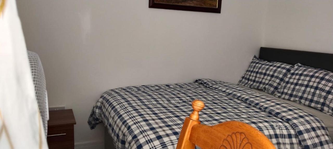 White House Ensuite Double Bedroom Warrington  Exterior photo