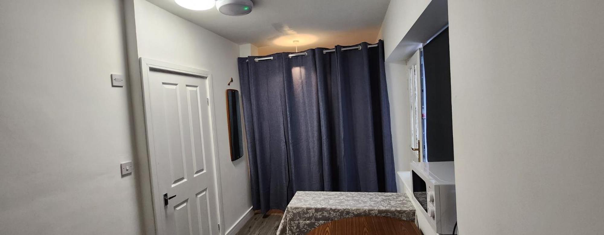 White House Ensuite Double Bedroom Warrington  Exterior photo
