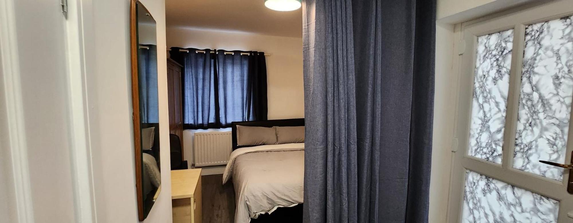White House Ensuite Double Bedroom Warrington  Exterior photo