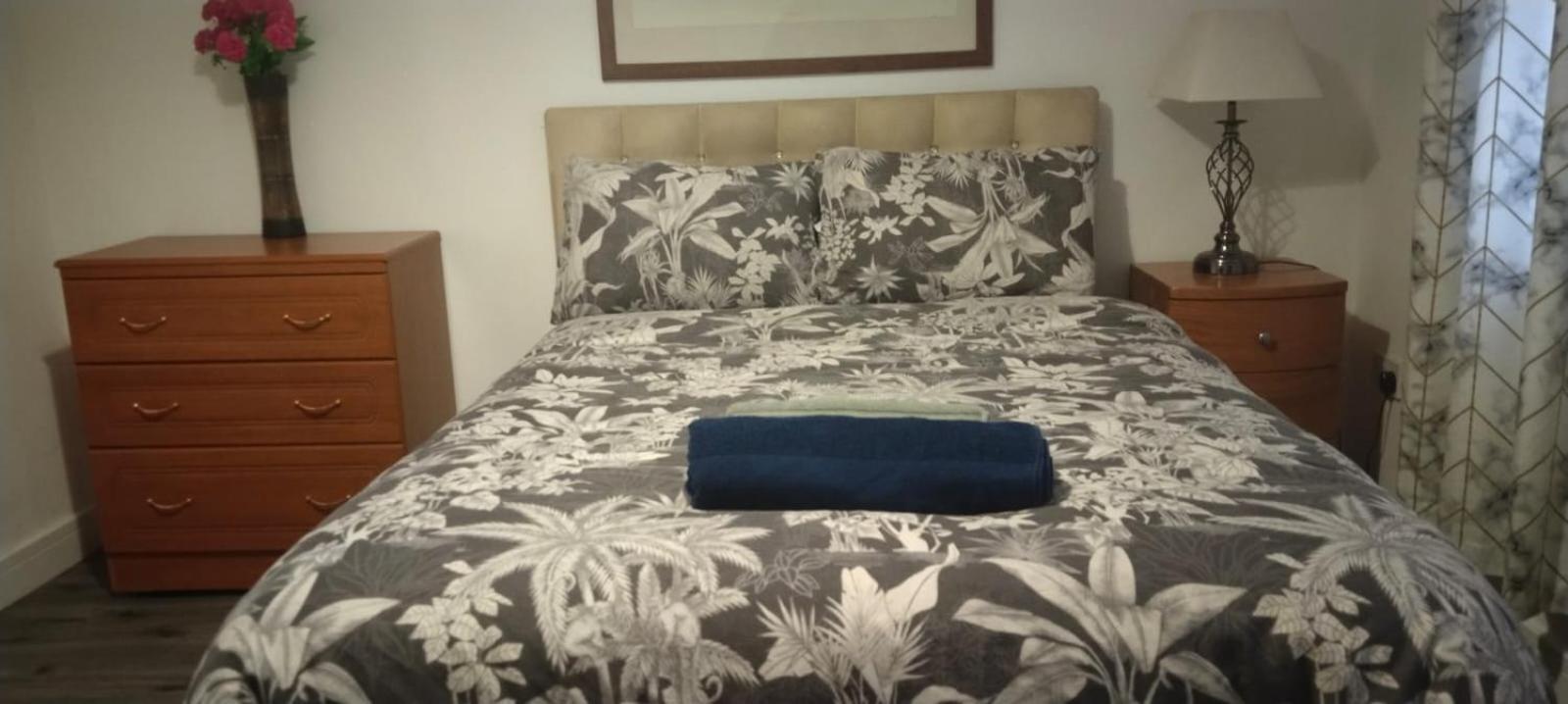 White House Ensuite Double Bedroom Warrington  Exterior photo